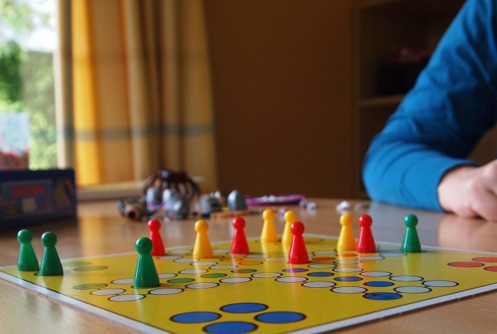 Help your child's development with board games - see how!