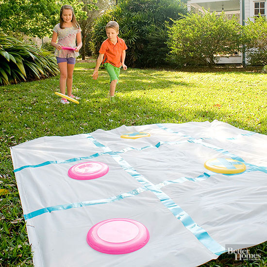 Outdoor Party Games for Kids Frisbee